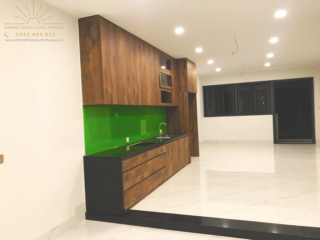 khu bếp căn góc 2 mặt tiền Đông Tăng Long Hưng Lộc