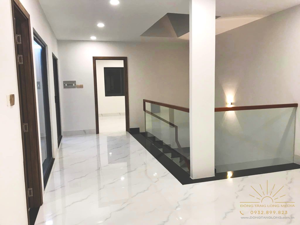 Lầu 2 căn góc 2 mặt tiền đông tăng long hưng lộc