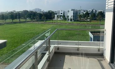 Ban công nhà vườn liền kề Ba Son