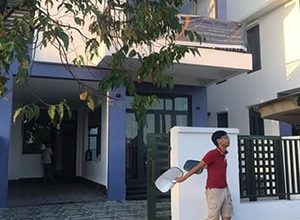 Không gian trước nhà vườn 183N5 Khu nhà số 4 Đông Tăng Long