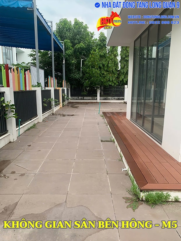 Không gian vườn bên hông nhà biệt thự