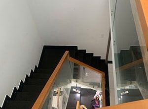 Khu vực cầu thang nhà phố Thủ Thiêm 25N20 Đông Tăng Long