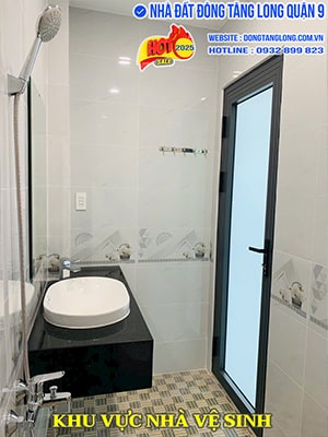 Khu vực nhà vệ sinh 105N5 Nhà vườn Ba Son Đông Tăng Long