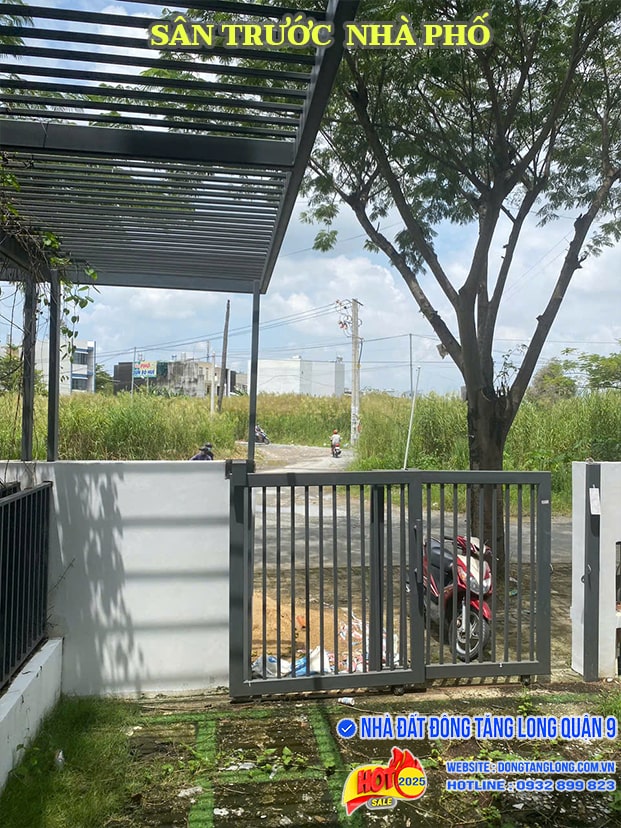 Sân trước nhà phố Đông Tăng Long